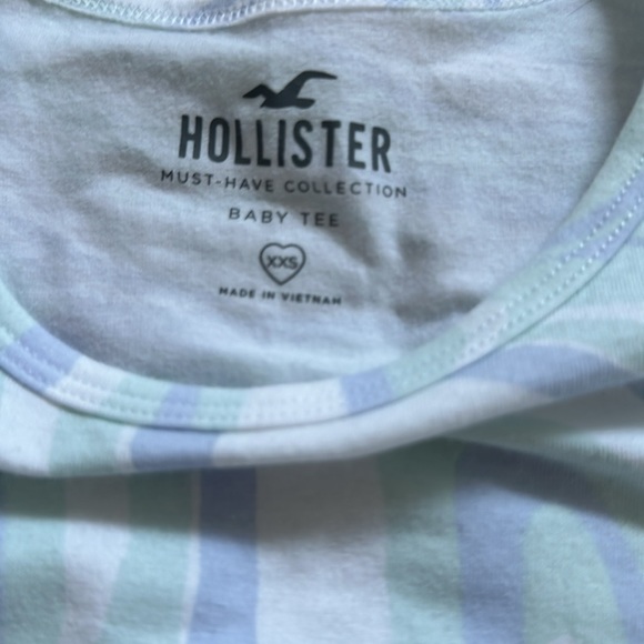 Hollister Side Cinch Baby Tee - Picture 2 of 2